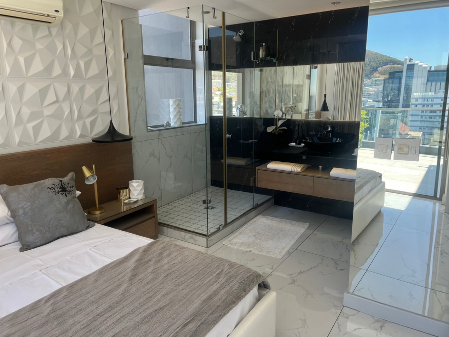 2 Bedroom Property for Sale in Sea Point Western Cape